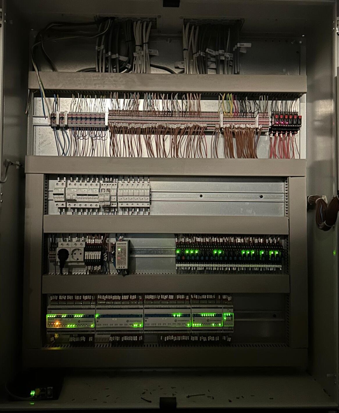 Componente pentru tablouri electrice